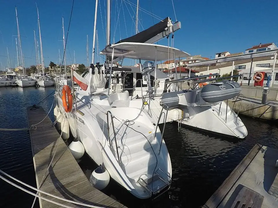 Lagoon 380 Grey Pearl in Marina Mandalina, Sibenik