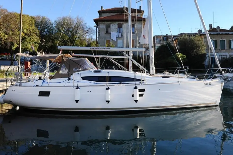 Elan Impression 40 Vili in Marina Zadar (ex. Tankerkomerc)