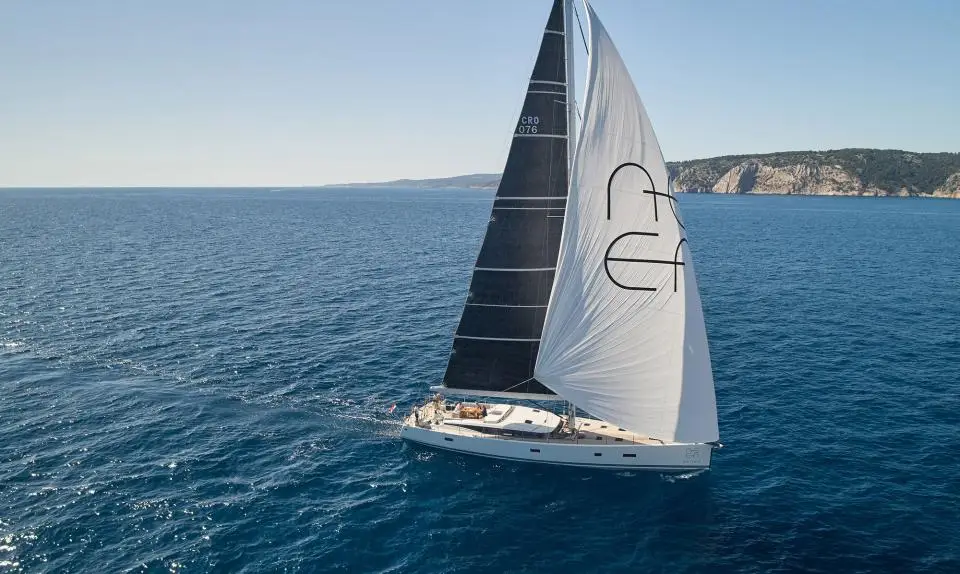 CNB 76 Aenea in Marina Kastela