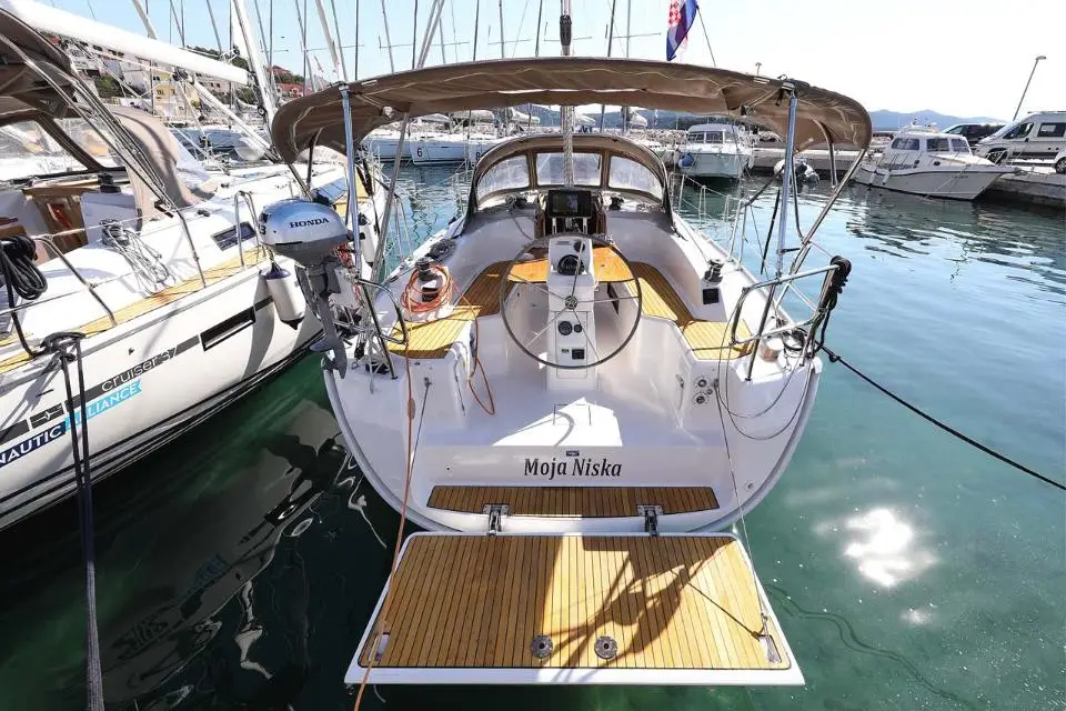 Bavaria Cruiser 33 Moja Niska in Marina Hramina, Murter