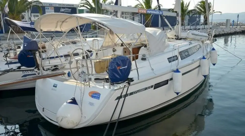 Bavaria Cruiser 33 Ami in Marina Pirovac