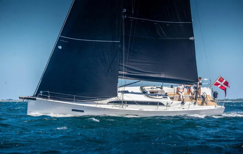 Xp 44 Gazelle in Lavrion - Olympic Marine