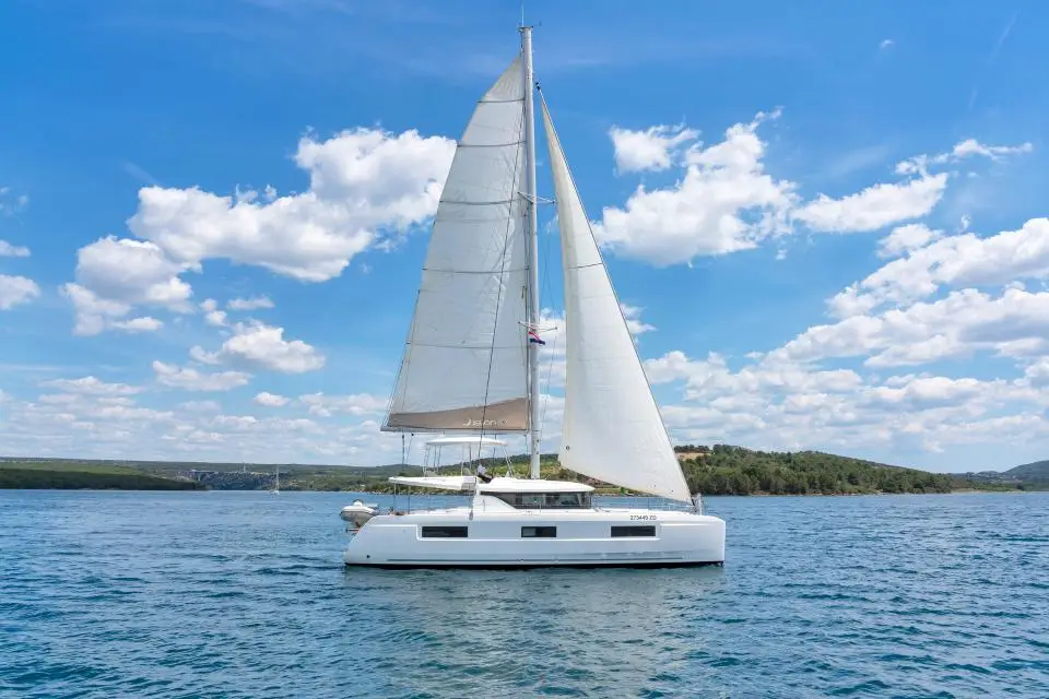 Lagoon 46 White Pearl in ACI Marina Skradin