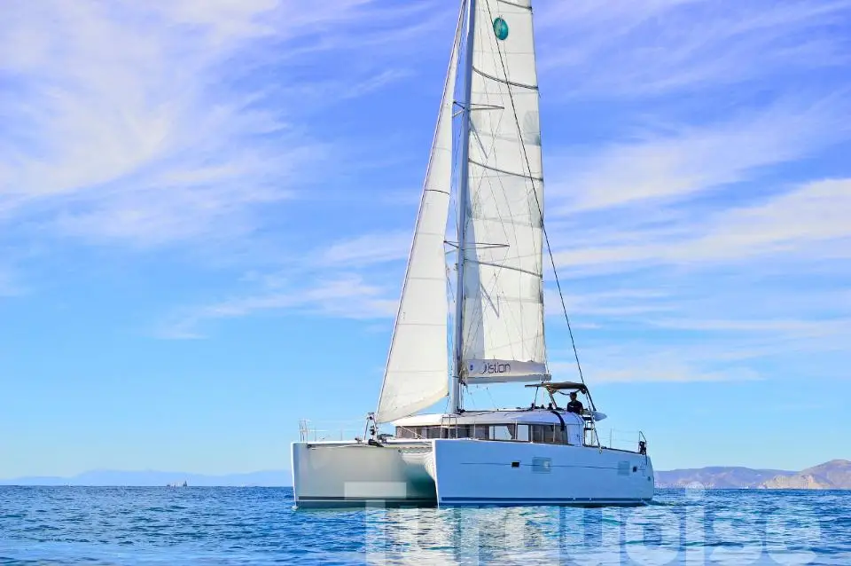 Lagoon 400 S2 Turquoise in Lavrion, main port