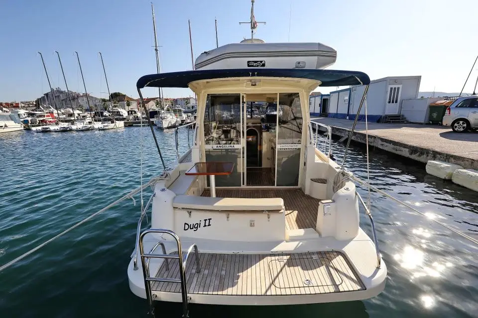 Vektor 950 Dugi II in Marina Šangulin, Biograd
