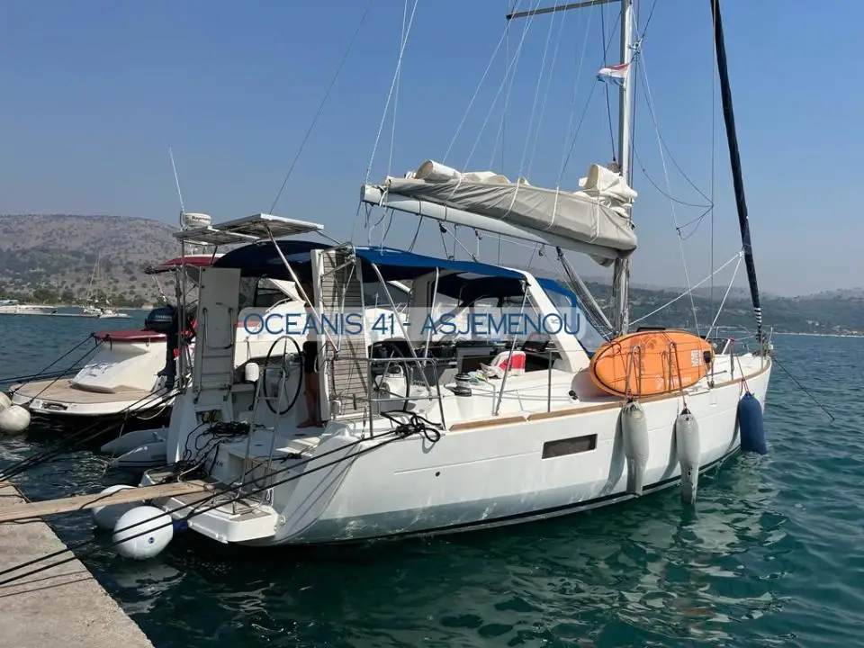 Oceanis 41 Asjemenou in Corfu, Gouvia Marina