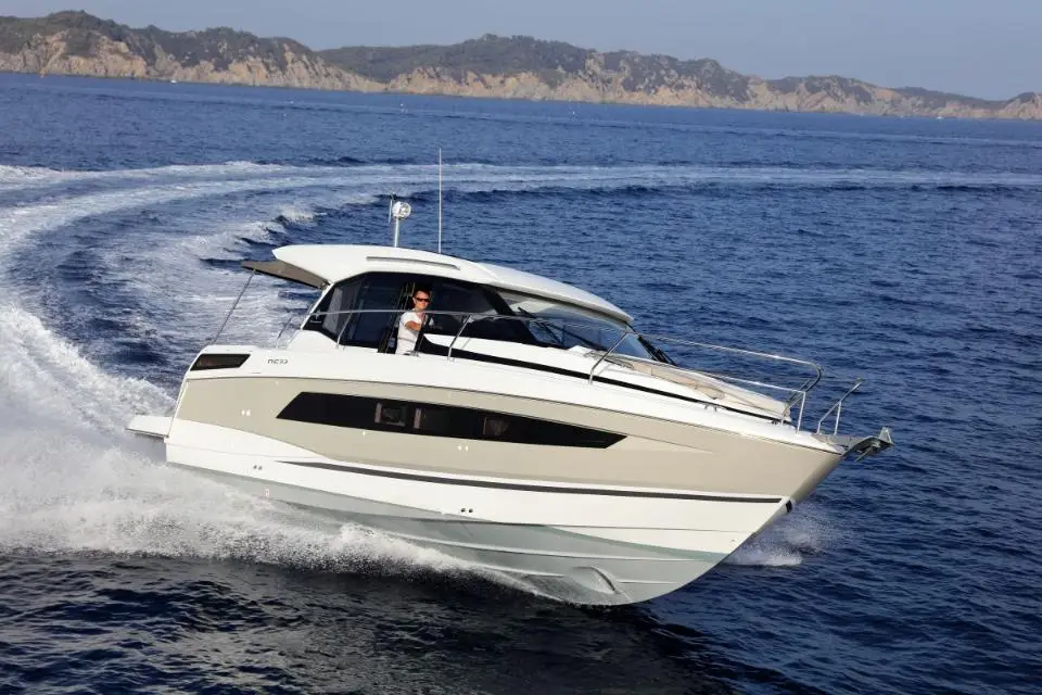 Jeanneau NC 33 – Feel the Beat, Charteryacht in Barth, Yachtwerft Ramin