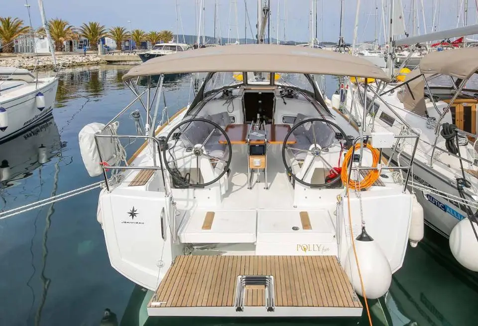 Sun Odyssey 349 Polly Fun in Murter, ACI Marina Jezera