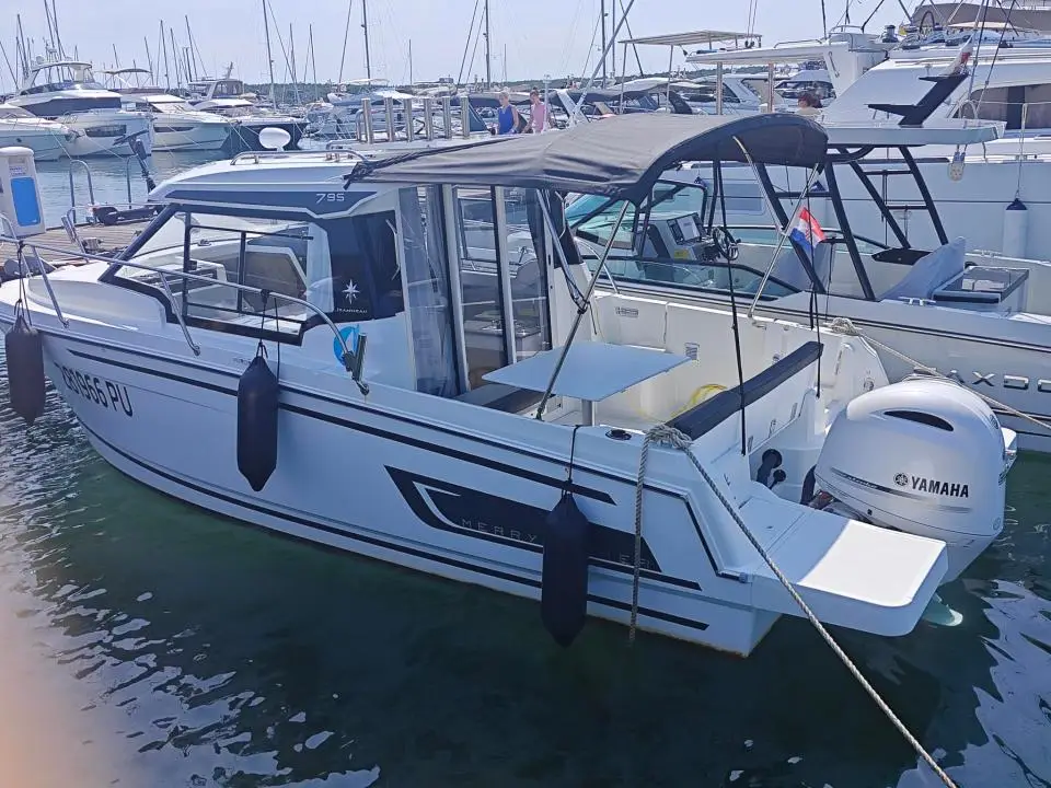 Merry Fisher 795 Series 2 Ares in Marina Punat, Krk