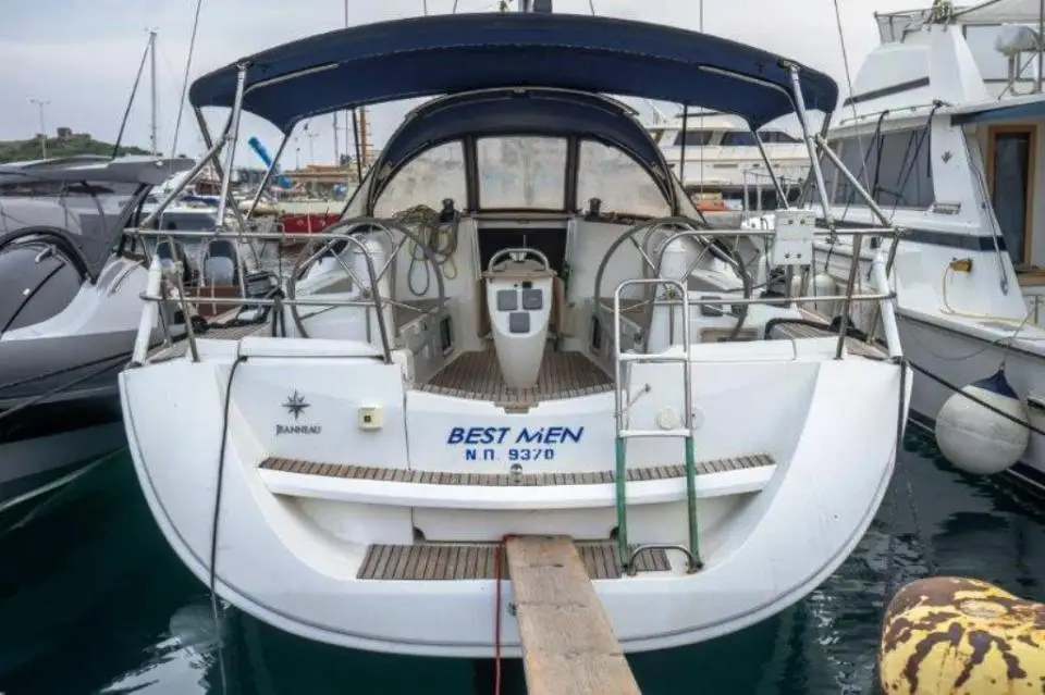 Sun Odyssey 42i Best Men in Skopelos, Neo Klima Harbor
