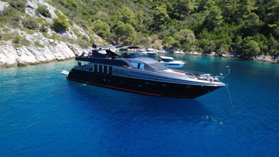 Luxus-Motoryacht Marshall in Split Harbour