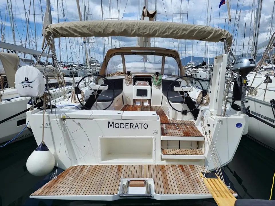 Dufour 430 GL Moderato in Marina Kastela