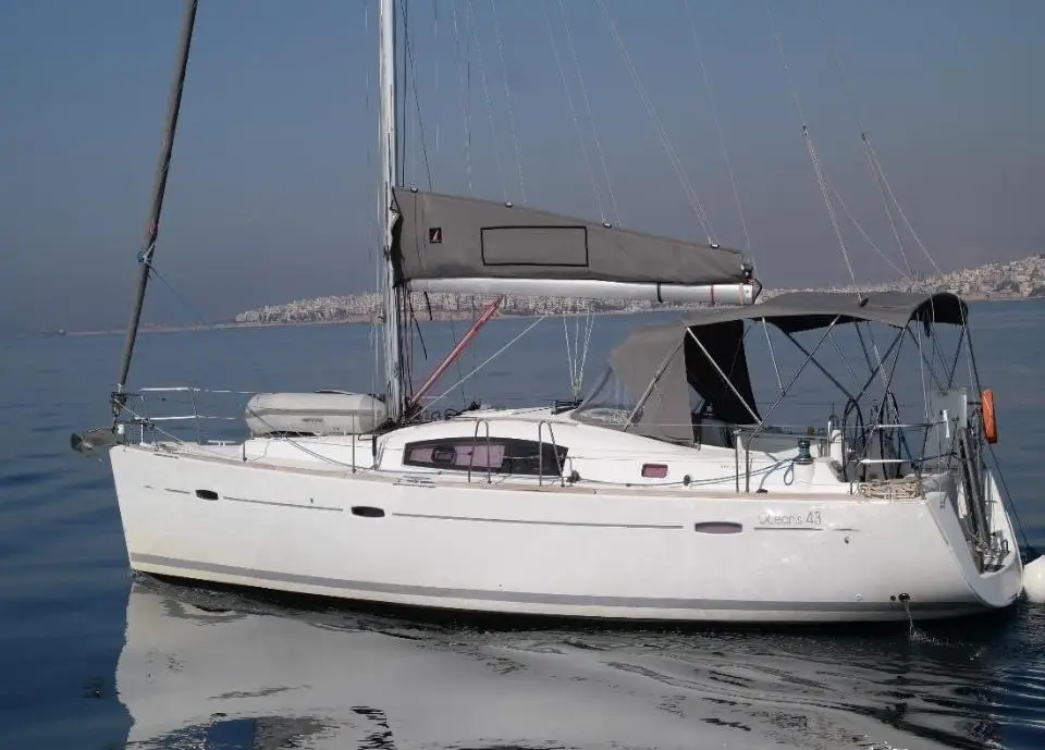 Oceanis 43 Fantasea in Athens, Alimos marina