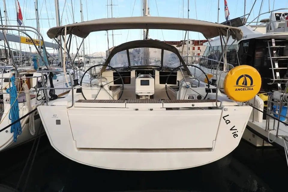 Dufour 412 GL La Vie in Marina Šangulin, Biograd