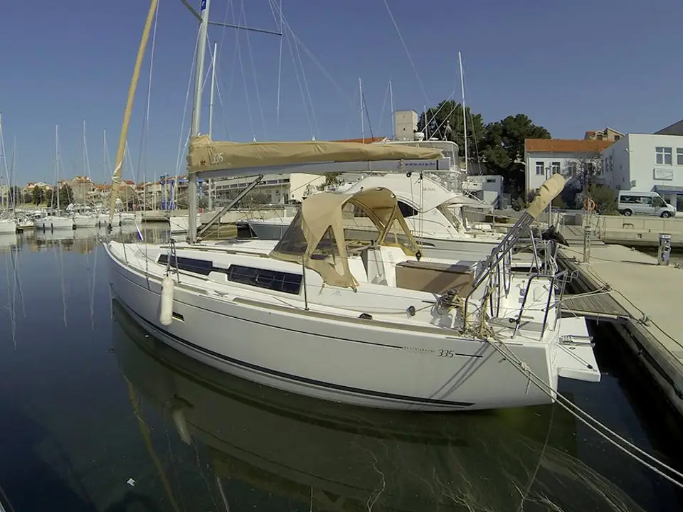 Dufour 335 GL Lara in Marina Mandalina, Sibenik