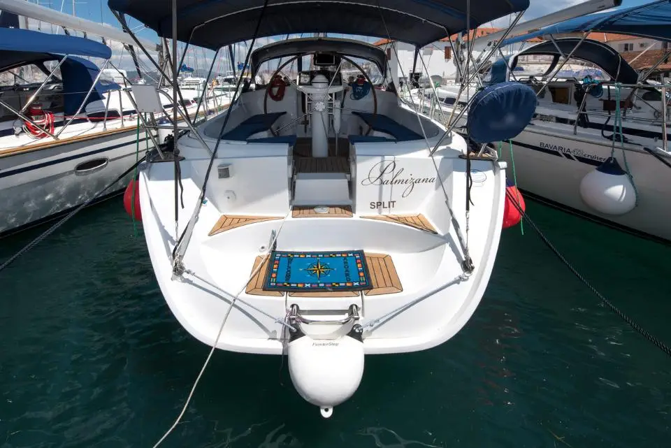 Sun Odyssey 42.2 Exclusive Palmizana in ACI Marina Trogir