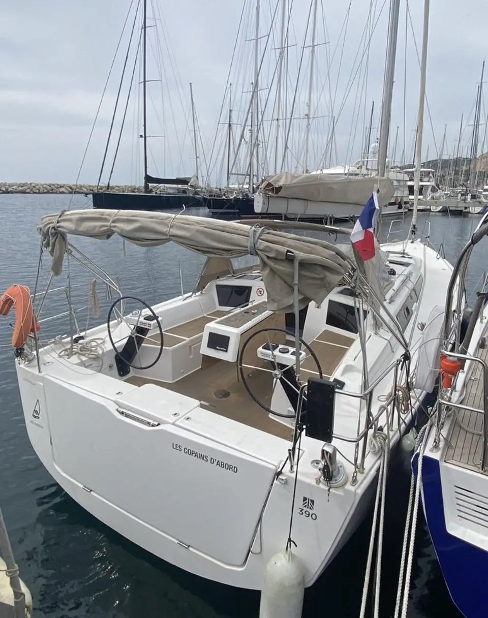 Dufour 390 GL Les Copains D'abord in Marseille, Corbières Port Services
