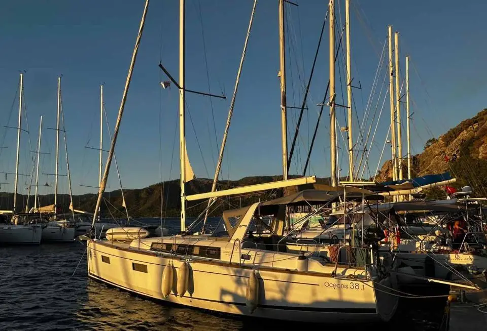 Oceanis 38.1 Ida in Göcek