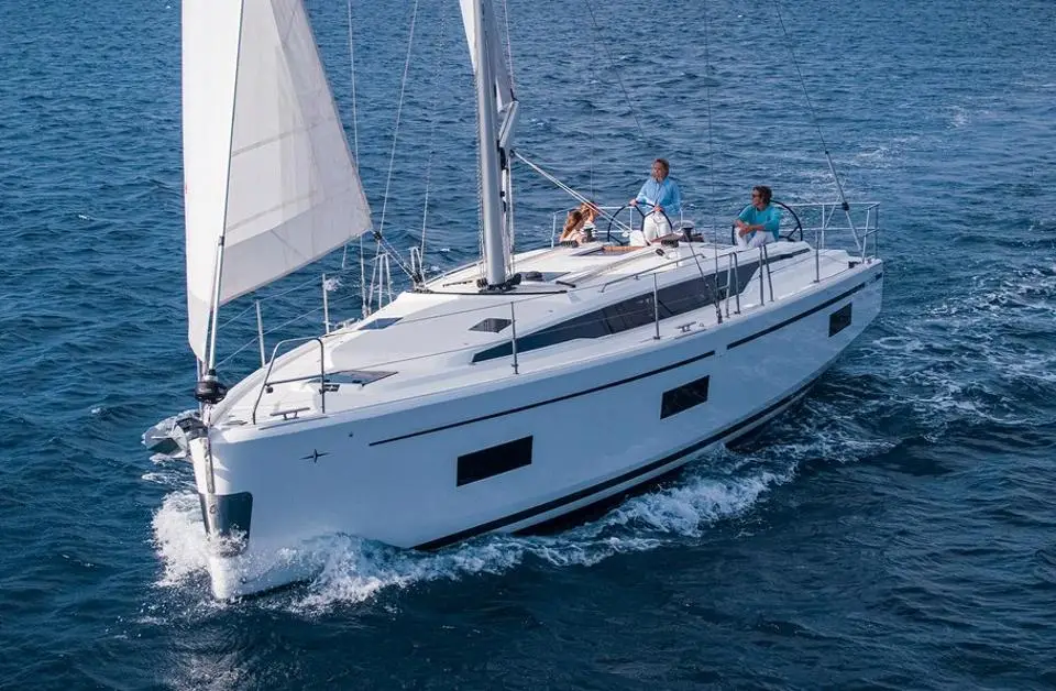 Bavaria C42 Bella in Palairos