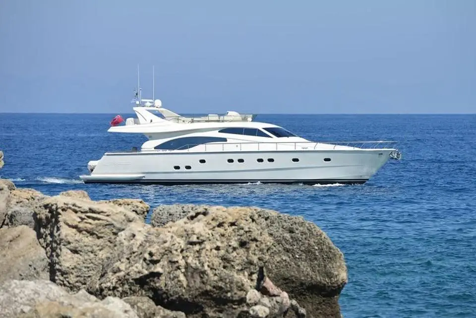Ferretti Yachts 68 – Mary, Charteryacht in Rhodes New Marina