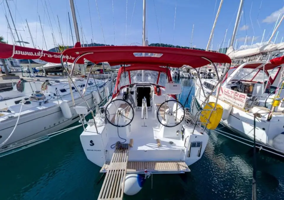 Oceanis 30.1 Mobula Zero in ACI Marina Split