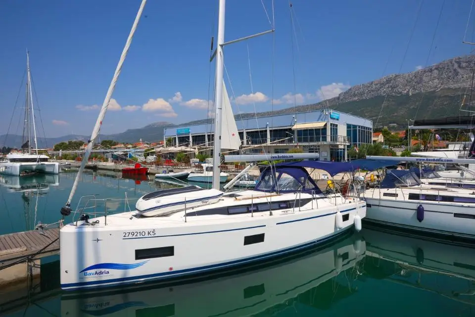 Bavaria C38 Sobra in Marina Kastela
