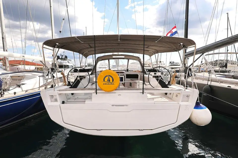 Dufour 470 Shore Thing in Marina Šangulin, Biograd