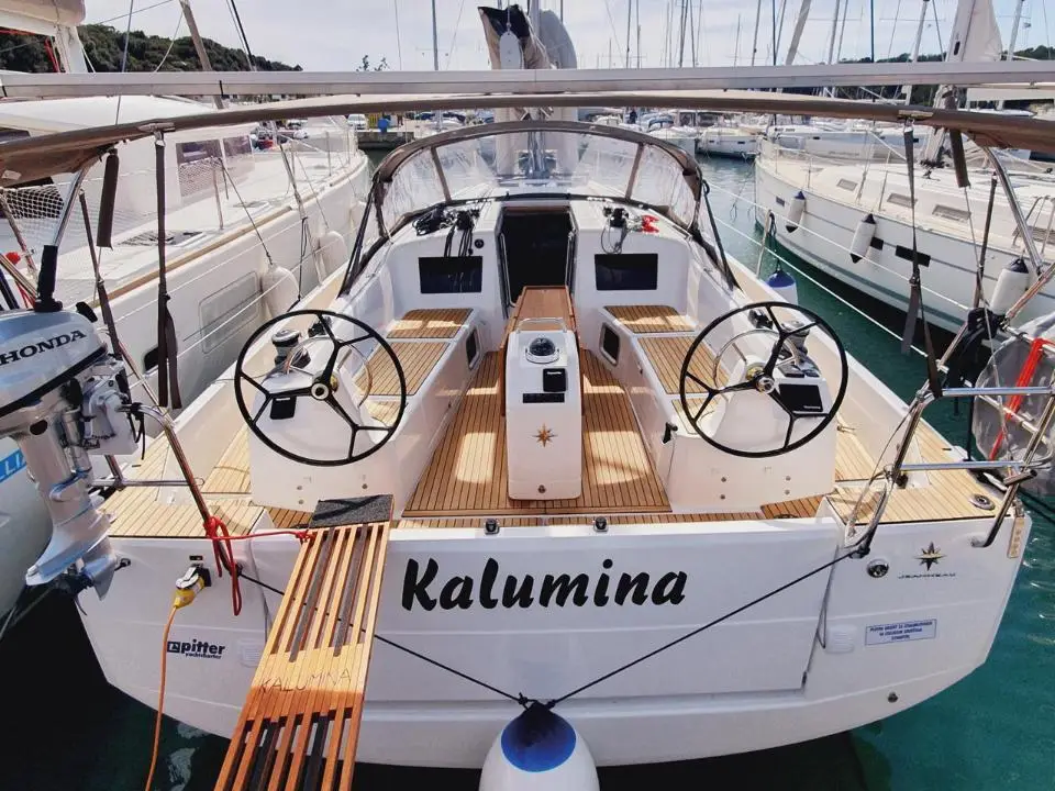 Sun Odyssey 410 Kalumina in Marina Hramina, Murter