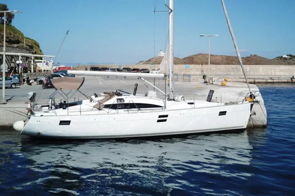 Elan 444 Impression Okea Iris in Lavrion, main port