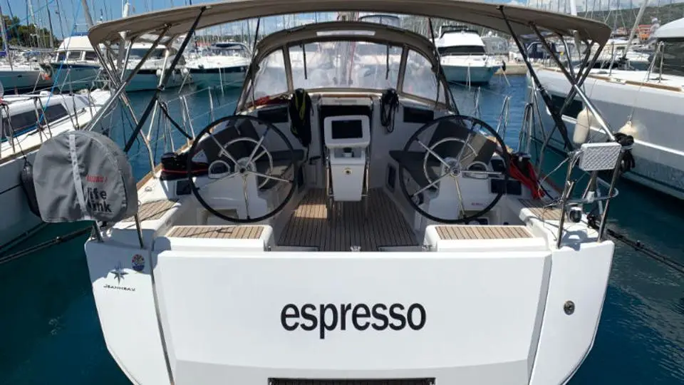 Sun Odyssey 419 Espresso in Marina Frapa, Rogoznica