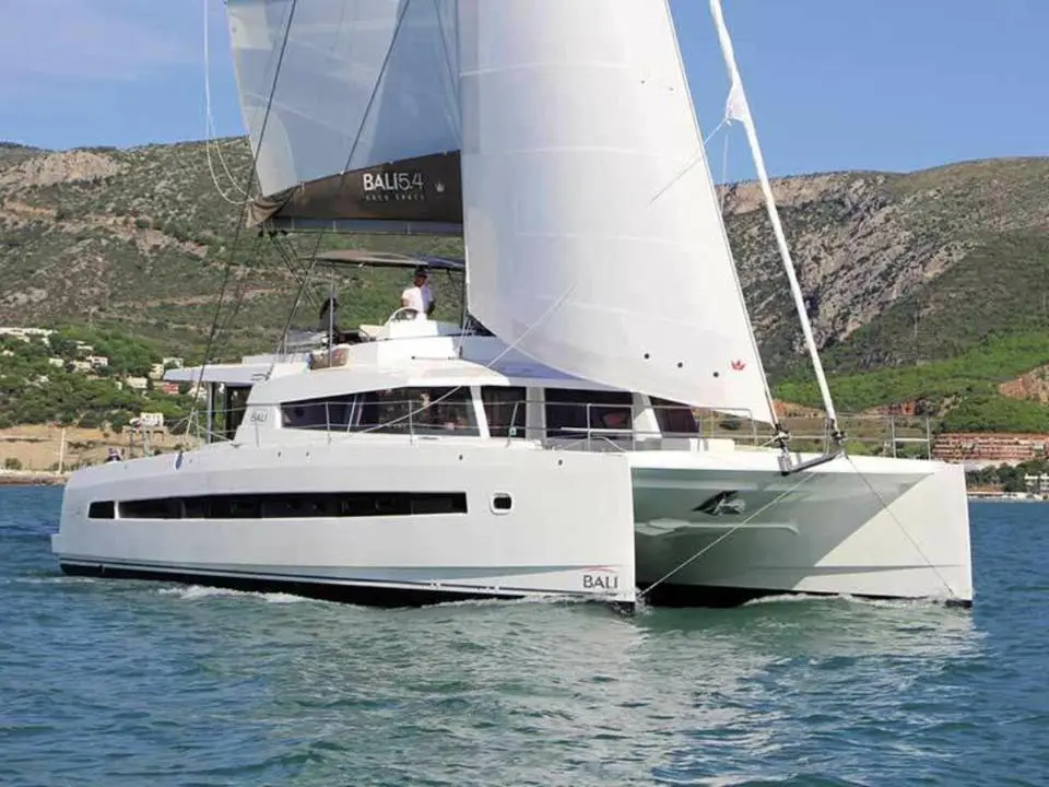 Bali 5.4 Sikelia in Capo D'orlando Marina