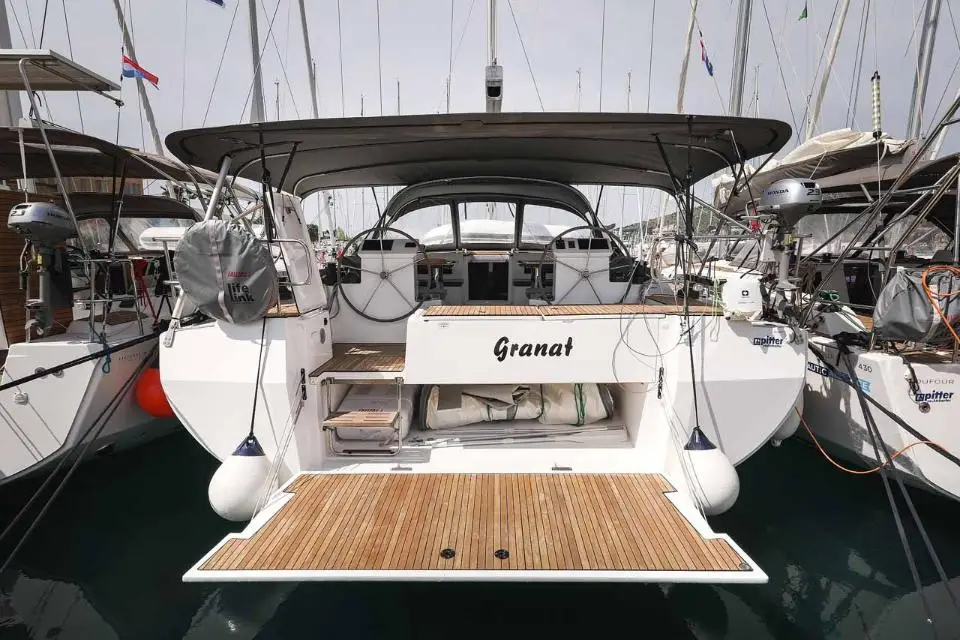 Bavaria C50 Holiday Granat in Trogir, Marina Trogir (ex.SCT)