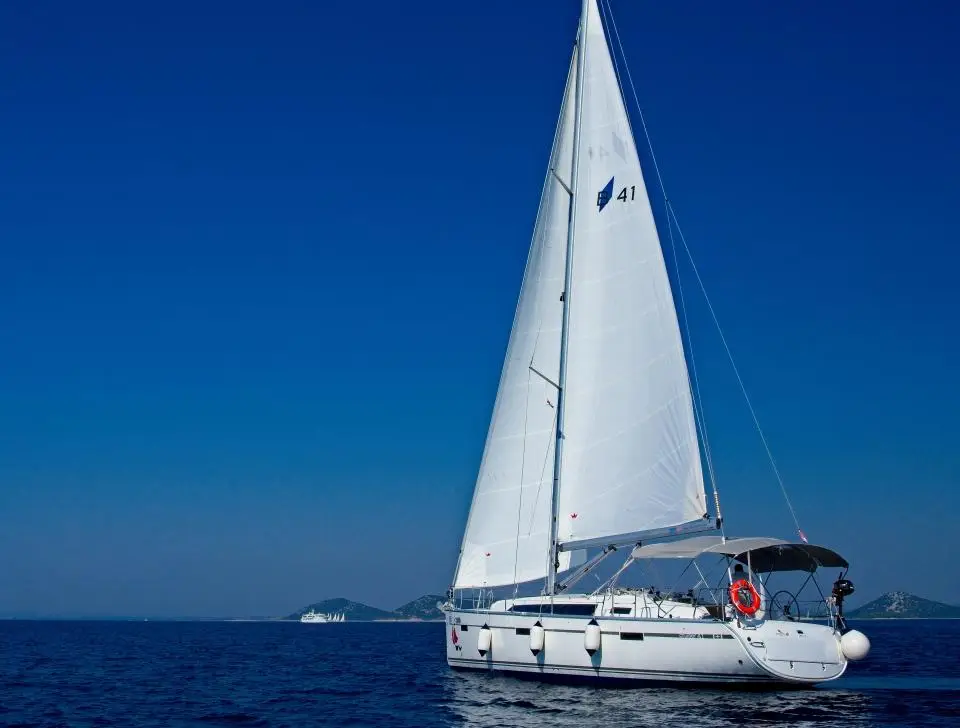Bavaria Cruiser 41 MH 70 in Marina Hramina, Murter