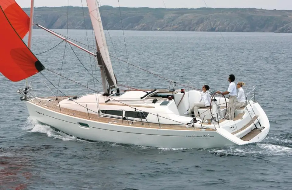 Sun Odyssey 36i Performance Bliksem in Portisco, Marina di Portisco