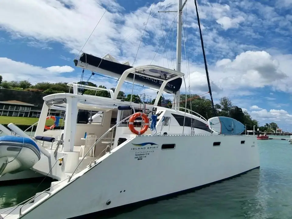 Island Spirit 410 Kaya in Phuket, Yacht Haven Marina