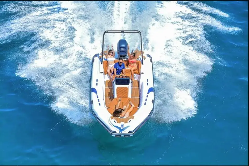Schlauchboot Viga Luxury 650 in Marina Tehnomont Veruda, Pula
