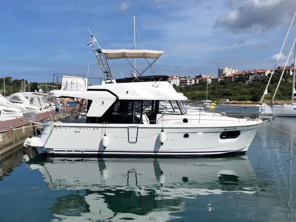 Swift Trawler 35 Max in Marina Kornati, Biograd