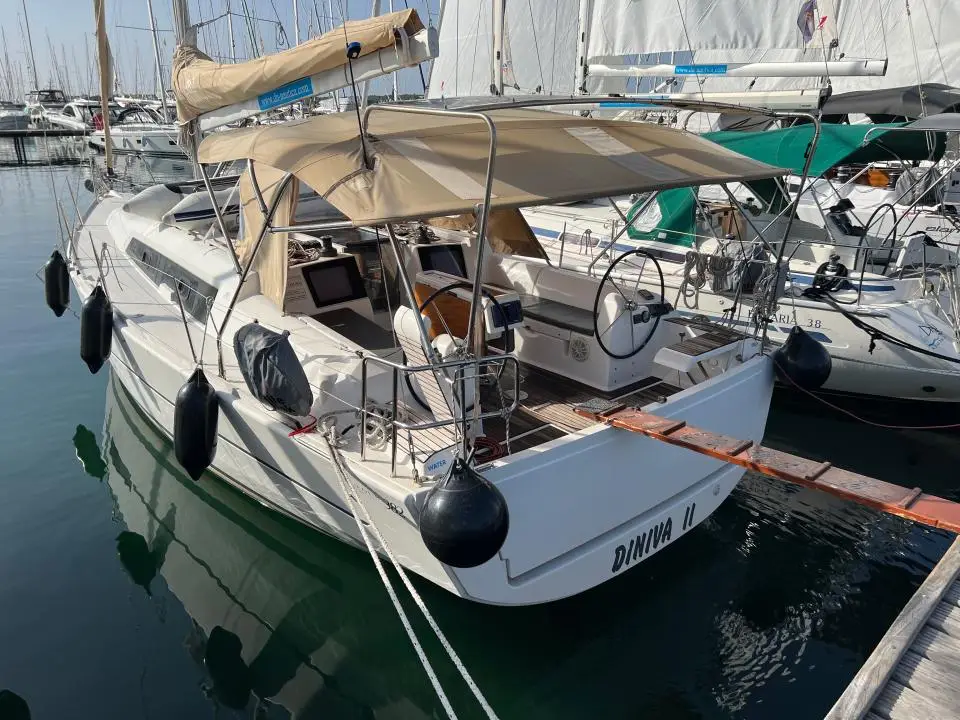 Dufour 382 GL Diniva II in Marina Punat, Krk