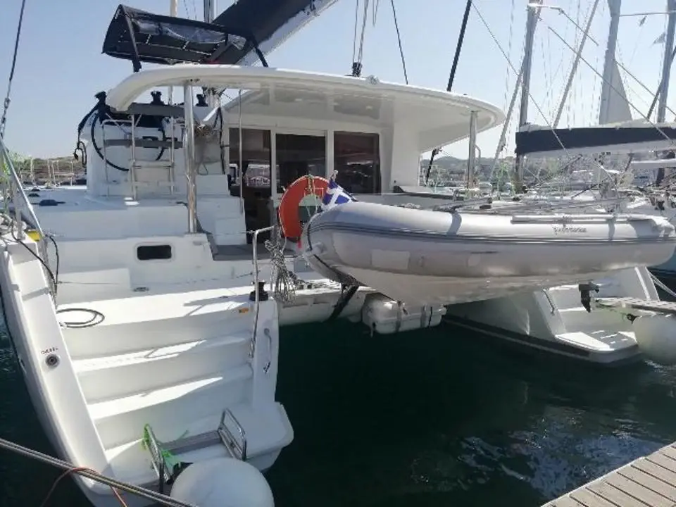 Lagoon 400 S2 Tulip in Lavrion, main port