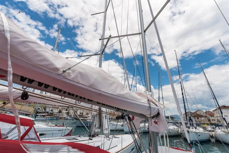 Oceanis 35.1 Lampuga in ACI Marina Split