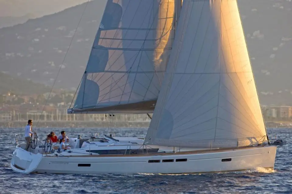 Sun Odyssey 519 Eva in Paros, Paroikia Marina