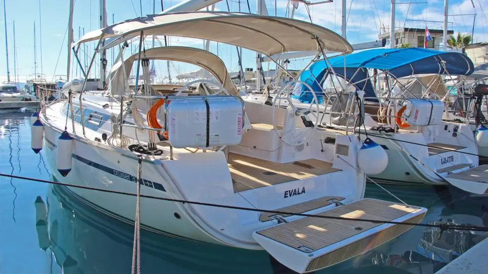 Bavaria Cruiser 37 Evala in ACI Marina Split