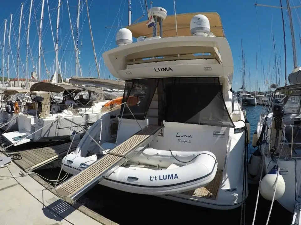 Azimut 47 Luma in Marina Mandalina, Sibenik