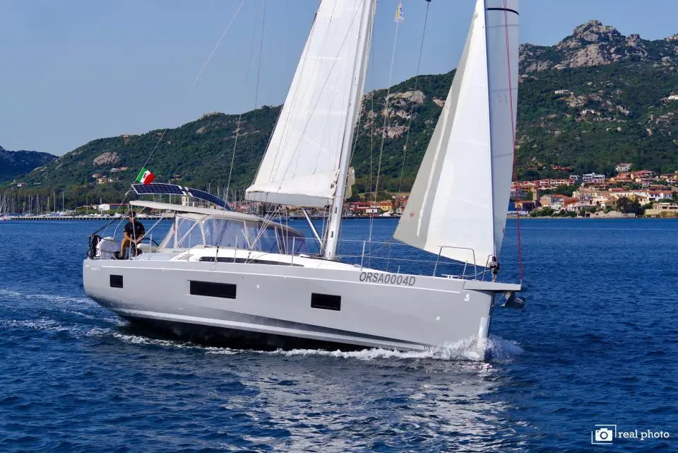 Oceanis 51.1 Orsa 4 in Sardinien, Cannigione