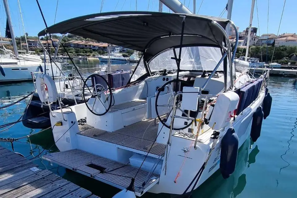 Sun Odyssey 380 Bella Mia in Golfo Aranci Marina Dell’Isola
