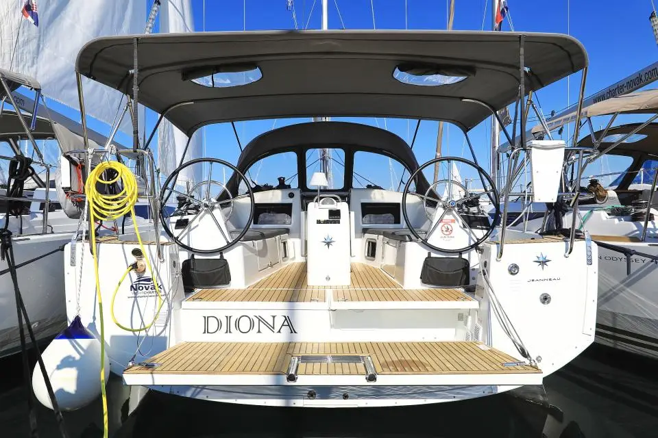 Sun Odyssey 410 Diona in Marina Kornati, Biograd