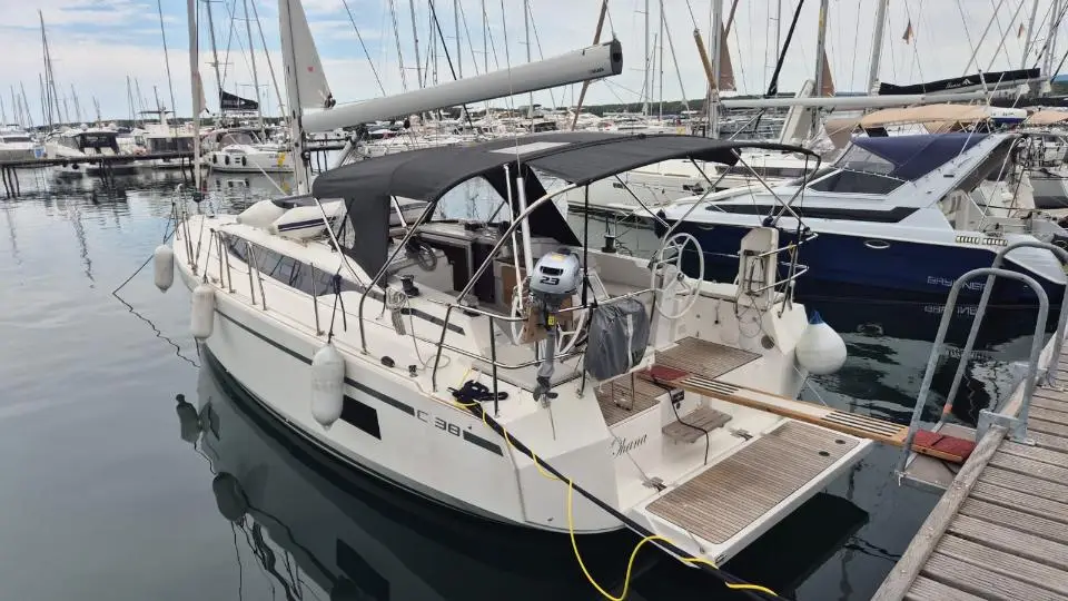 Bavaria C38 Ohana in Marina Punat, Krk