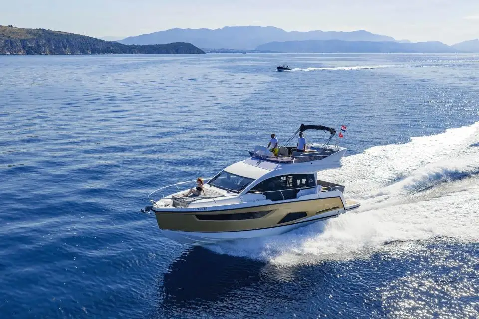 Sealine F430 Tireless Too in Marina Kastela
