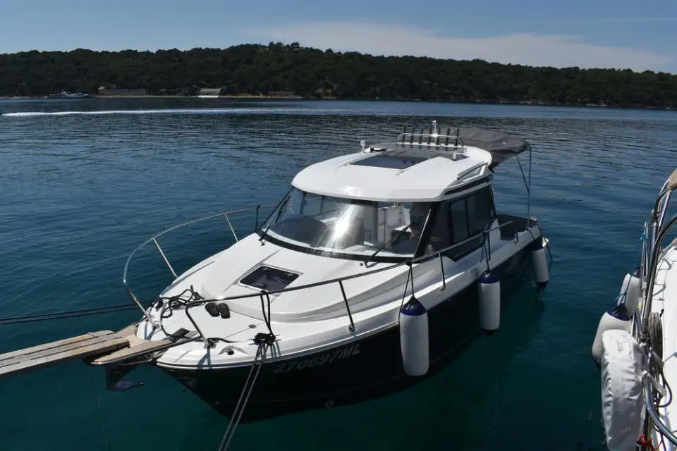 Merry Fisher 795 Posejdon in Marina Losinj, Mali Losinj