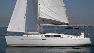 Oceanis 43 Fantasea in Athens, Alimos marina